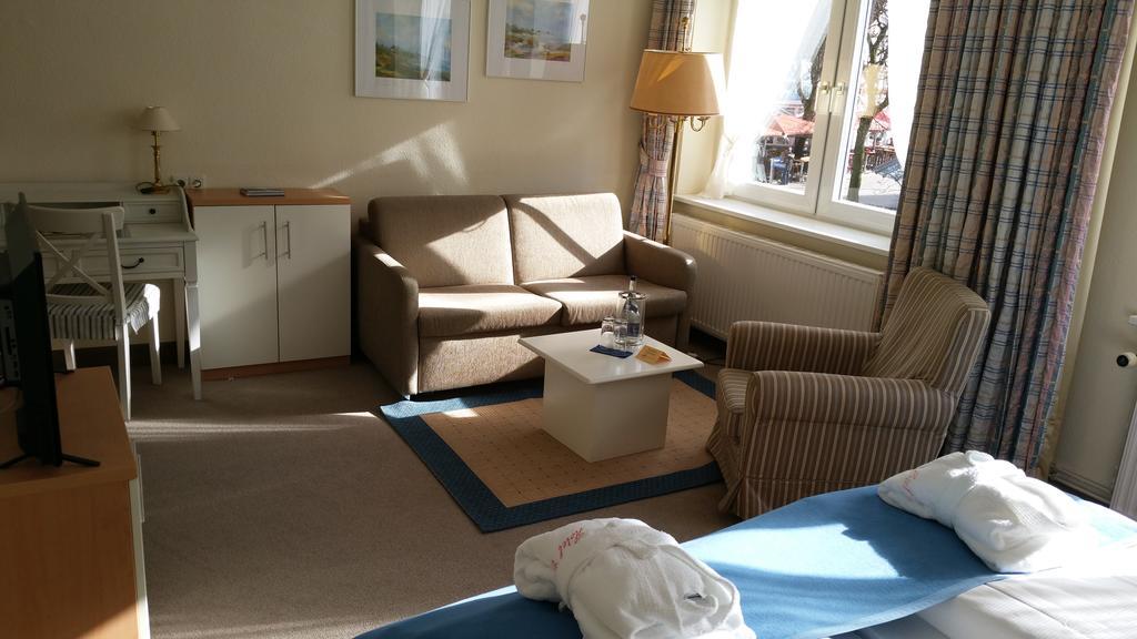 Clausen Hotel Westerland Room photo